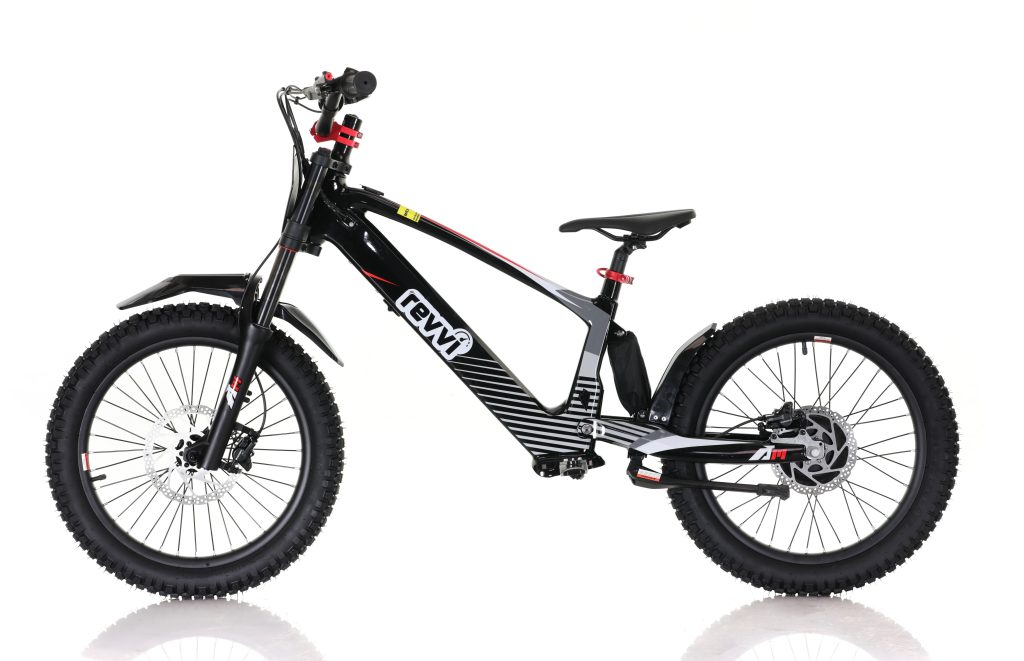 REVVI 20"